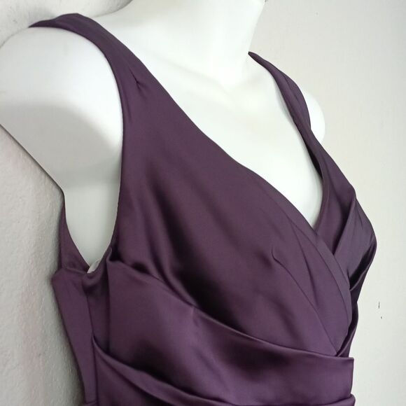 David's Bridal Deep Purple Satin V Neck Ruched Sleeveless Gown sz 10 - Picture 4 of 13